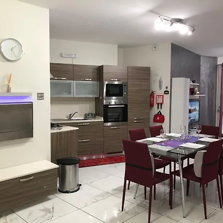 Sea View 2 Bed Close To *