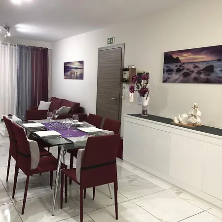 Sea View 2 Bed Close To *