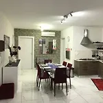 Sea View 2 Bed Close To *