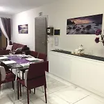 Sea View 2 Bed Close To *