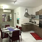 Sea View 2 Bed Close To Appartement