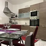 Sea View 2 Bed Close To