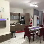 Sea View 2 Bed Close To *