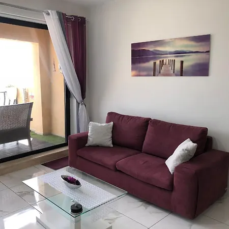 Sea View 2 Bed Close To