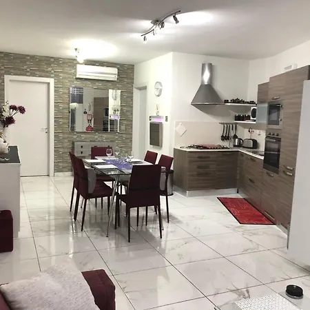 Sea View 2 Bed Close To * Marsaskala