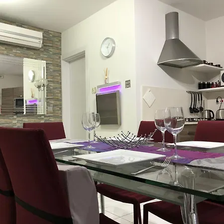 Sea View 2 Bed Close To *