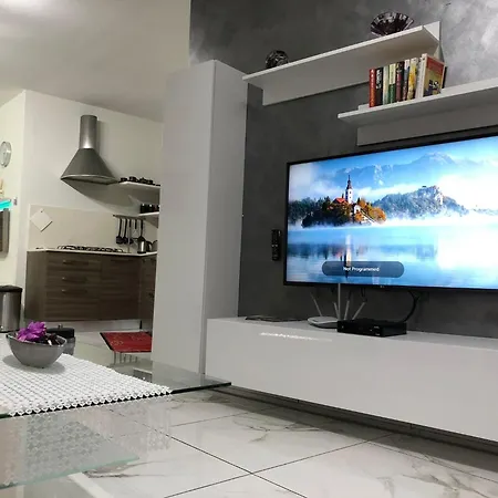 Sea View 2 Bed Close To Apartman
