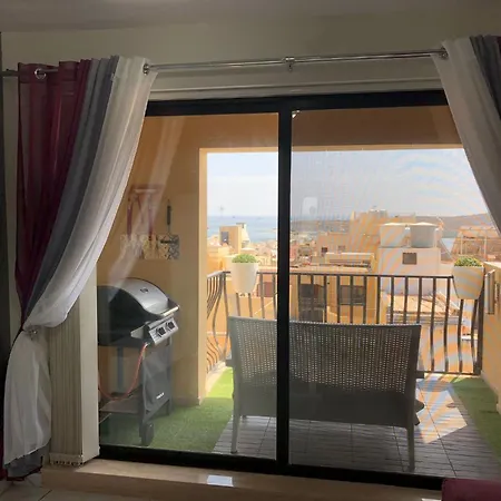 Sea View 2 Bed Close To Apartman *