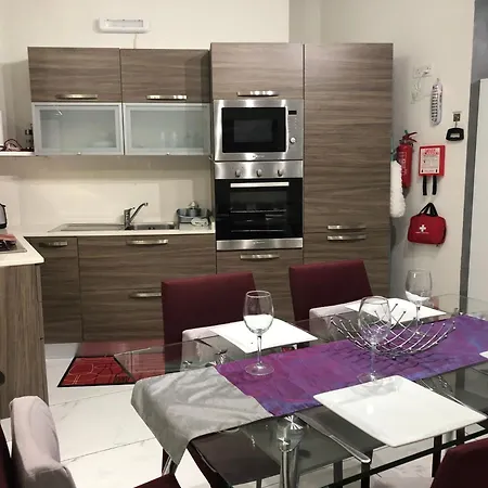 Apartman Sea View 2 Bed Close To