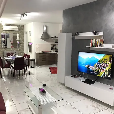 Sea View 2 Bed Close To Apartment Marsaskala