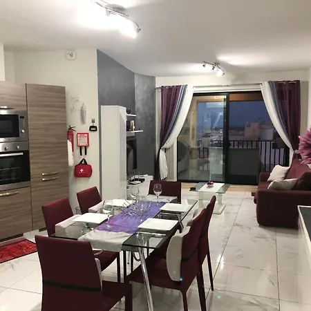 Apartman Sea View 2 Bed Close To