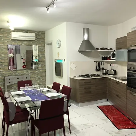 Sea View 2 Bed Close To Apartman