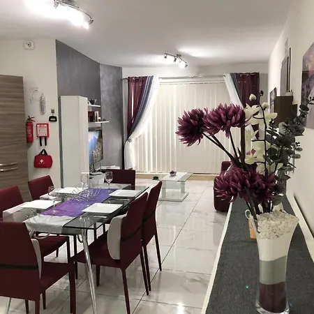 Apartment Sea View 2 Bed Close To