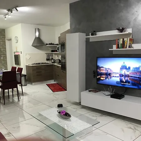 Sea View 2 Bed Close To Marsaskala