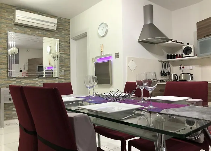 Sea View 2 Bed Close To *