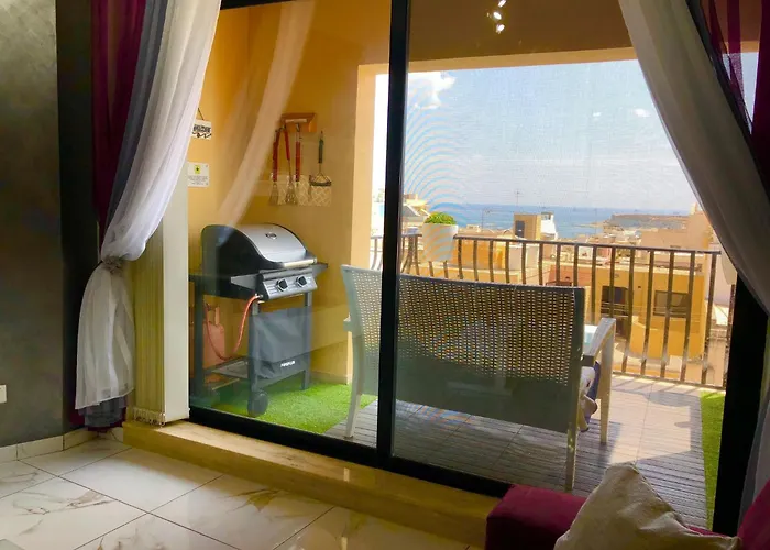 Apartment Sea View 2 Bed Close To