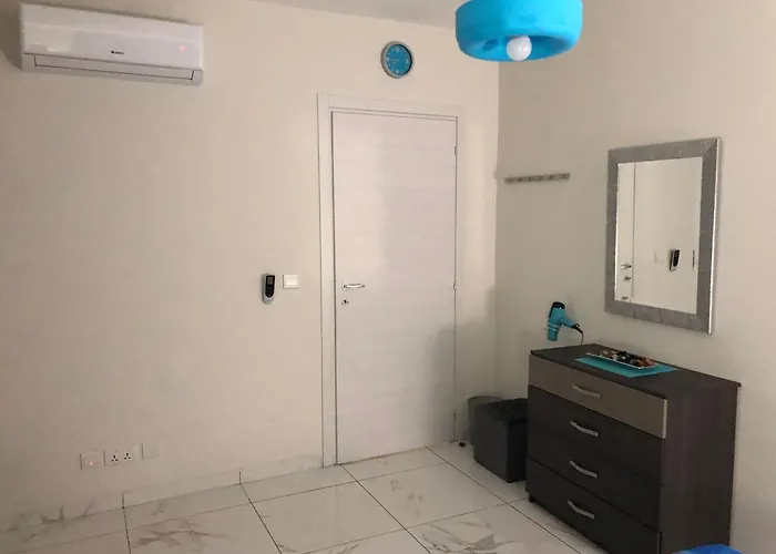 Sea View 2 Bed Close To Apartment