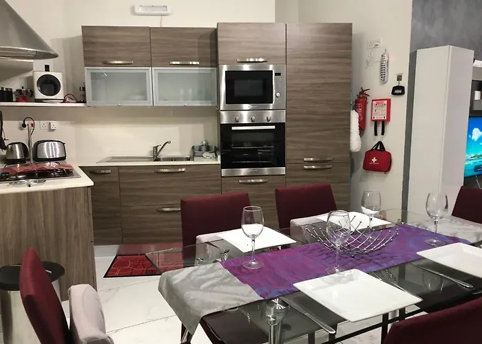 Apartment Sea View 2 Bed Close To