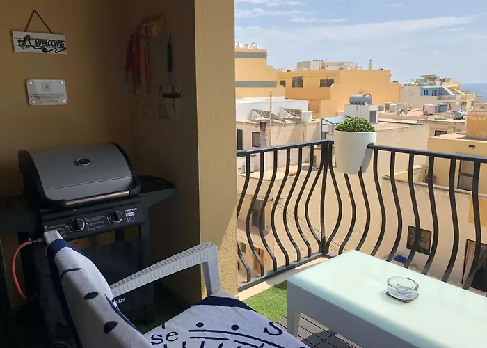 Apartment Sea View 2 Bed Close To