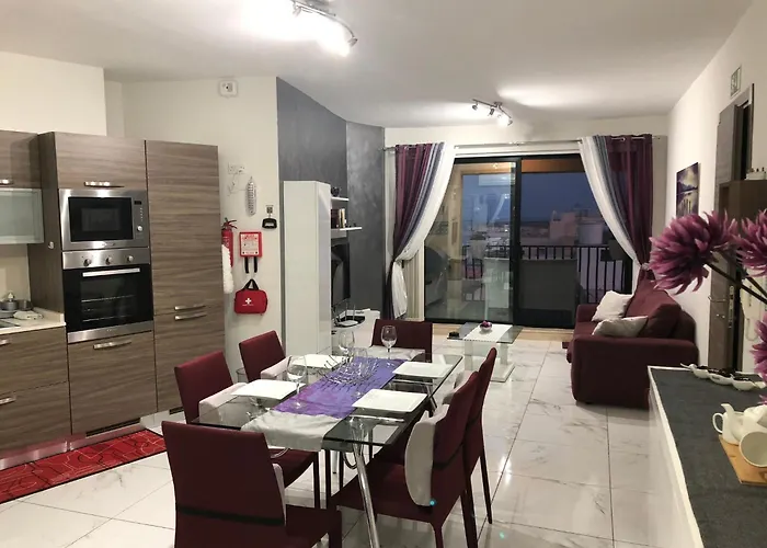 Apartment Sea View 2 Bed Close To