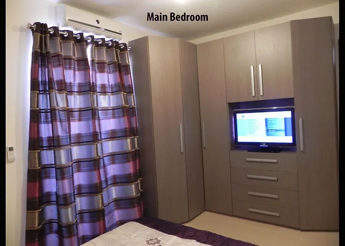 Sea View 2 Bed Close To Apartment Marsaskala