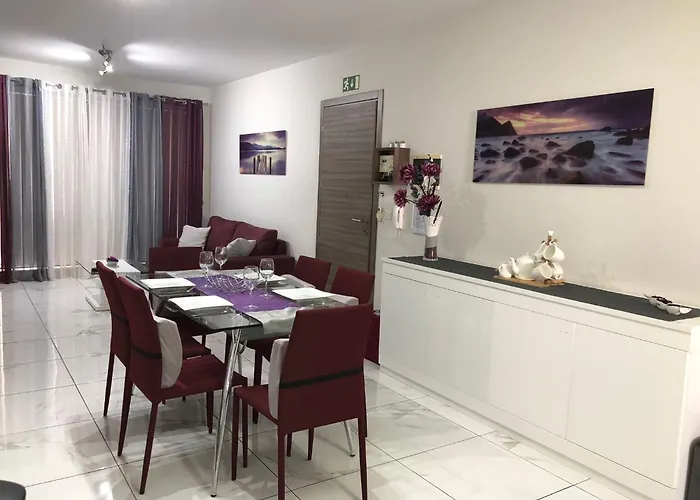 Sea View 2 Bed Close To *