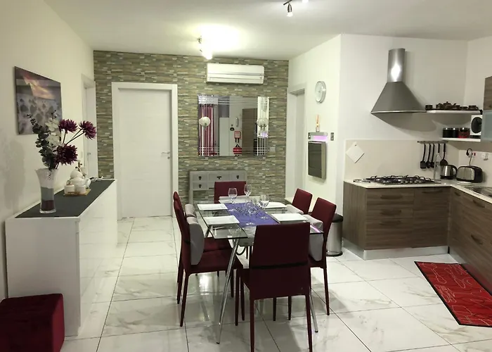 Sea View 2 Bed Close To Apartment Marsaskala